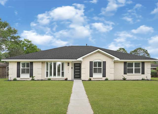Property at 10019 Braes Forest Dr, Houston, TX 77071, 5 beds, 3 baths