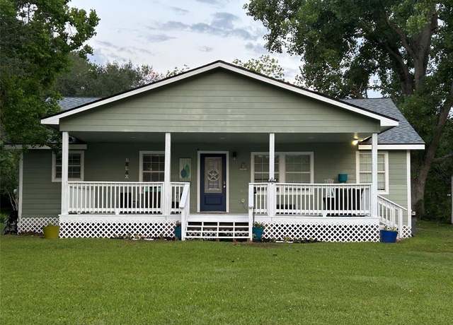 Property at 8012 Bellwood Dr, Hitchcock, TX 77563, 3 beds, 2 baths