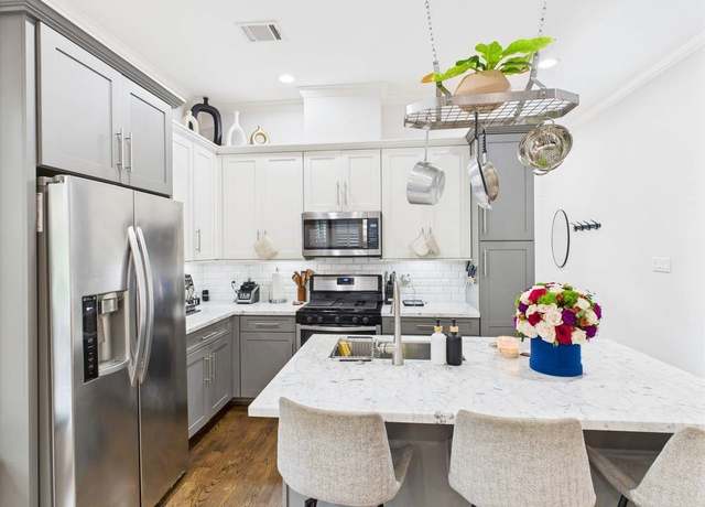 Property at 1907 Lizards Ln, Houston, UT 77043, 2 beds, 2.5 baths
