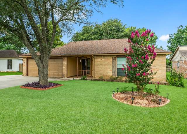 Property at 12575 Lake Conroe Hills Dr, Willis, TX 77318, 3 beds, 2 baths