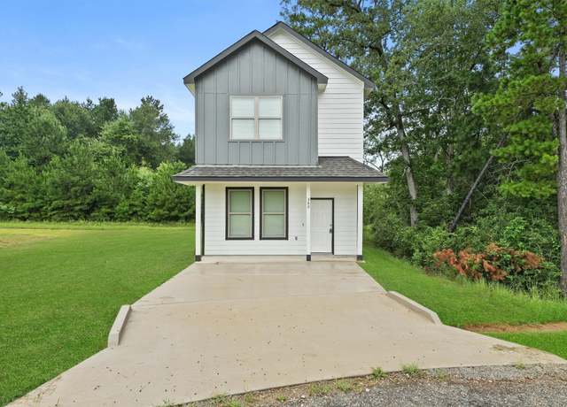 Property at 389 Byrd Dr, Lufkin, TX 75901, 3 beds, 2.5 baths