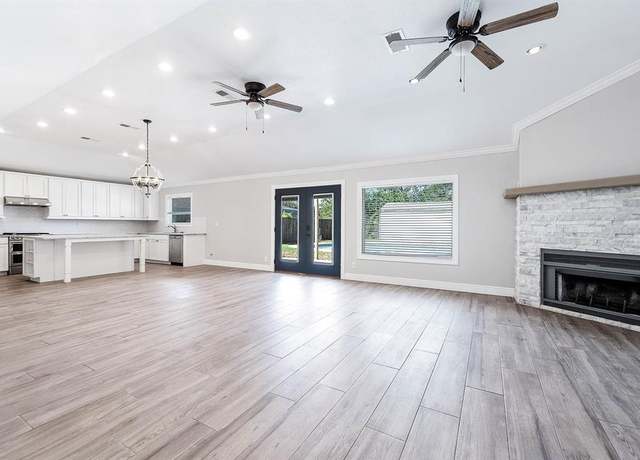 Property at 5012 Harbor Light Dr, Dickinson, TX 77539, 4 beds, 3 baths