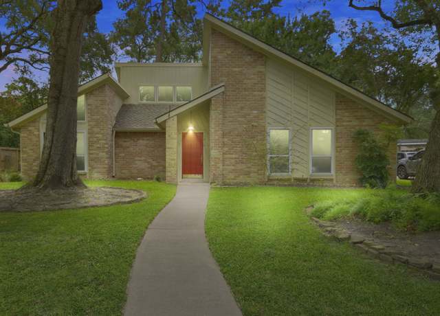 Property at 1910 Lakeville Dr, Houston, TX 77339, 4 beds, 3 baths