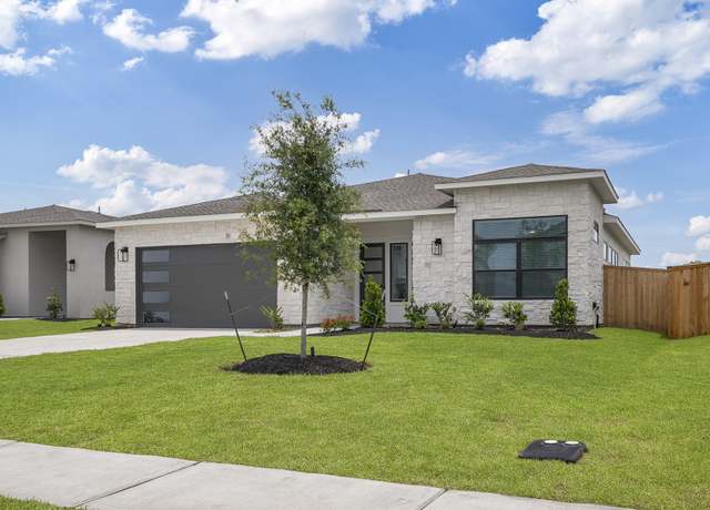 Property at 2112 Lone Bronco Blvd, Rosenberg, TX 77471, 3 beds, 2 baths