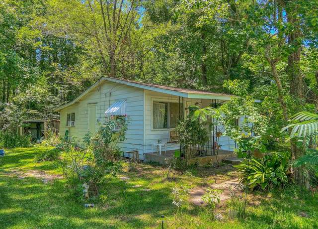 Property at 3406 N Winfree St, Dayton, TX 77535, 3 beds, 1 bath
