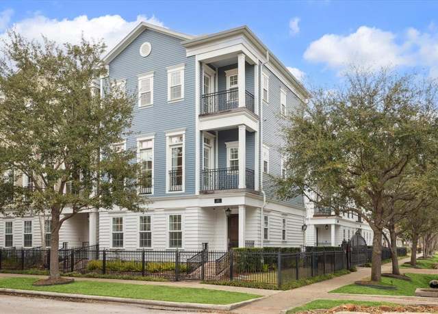 Property at 1702 Ashland St, Houston, TX 77008, 3 beds, 3.5 baths