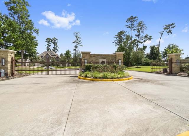 Property at 32052 Autumn Orchard Ln, Conroe, TX 77385, 4 beds, 3.5 baths