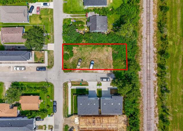 Property at 202 E 37th St, Houston, TX 77018
