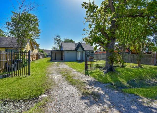 Property at 7816 Helmers St, Houston, TX 77022, 3 beds, 1 bath