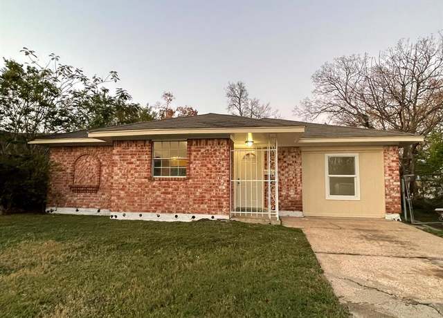 Property at 5039 Brisbane Dr, Houston, TX 77048, 4 beds, 2 baths
