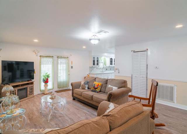 Property at 4442 Luella Ave, Deer Park, TX 77536, 3 beds, 1.5 baths