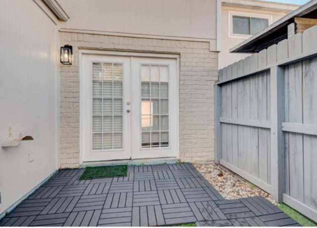 Property at 1845 Witte Rd #23, Houston, TX 77080, 2 beds, 2.5 baths