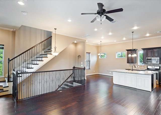 Property at 1516 Amundsen St, Houston, TX 77009, 3 beds, 3.5 baths
