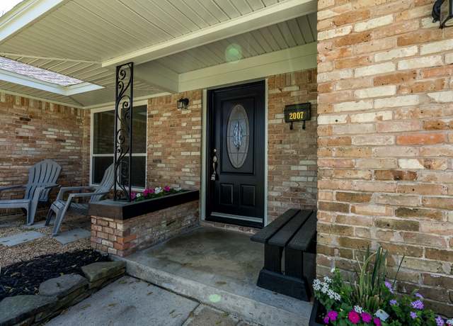 Property at 2007 Lamonte Ln, Houston, TX 77018, 3 beds, 2 baths
