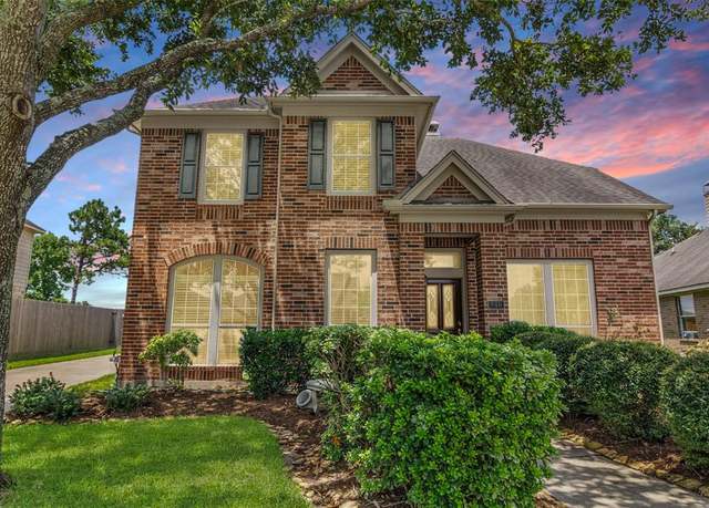 Property at 240 Kettering Ln, League City, TX 77573, 4 beds, 2.5 baths