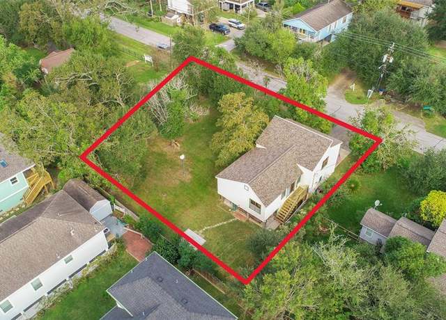 Property at 626 Clear Lake Rd, Clear Lake Shores, TX 77565, 2 beds, 1 bath