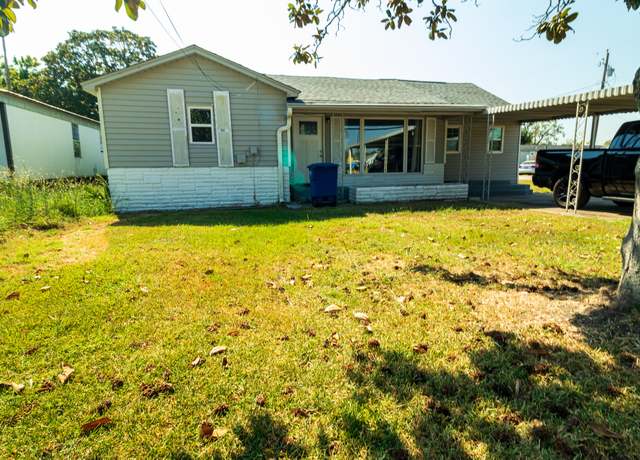 Property at 2102 Jones Rd #3, Baytown, TX 77521, 3 beds, 2 baths