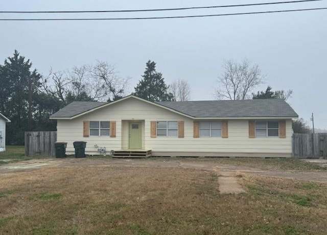 Property at 217 N Green, Sealy, TX 77474, 3 beds, 2 baths