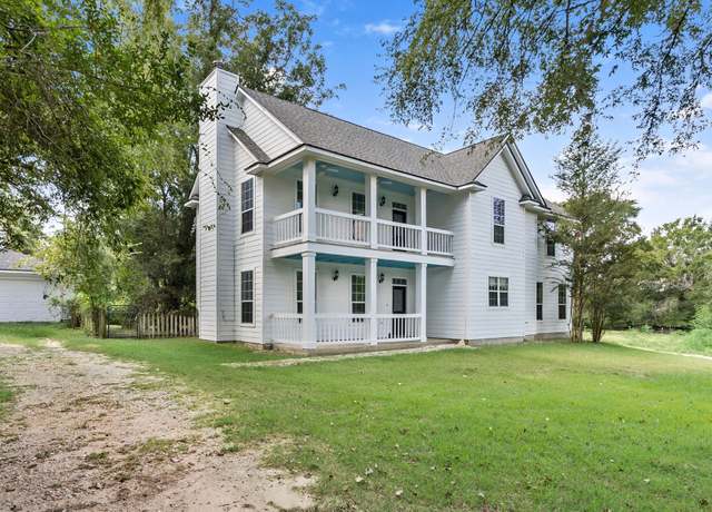 Property at 12000 Grassbur Rd, Bryan, TX 77808, 5 beds, 3.5 baths