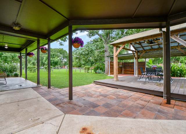 Property at 10725 Leslie Ln, Manvel, TX 77578, 3 beds, 2 baths