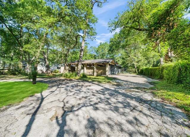 Property at 1317 Plantation Dr, Dickinson, TX 77539, 4 beds, 2.5 baths