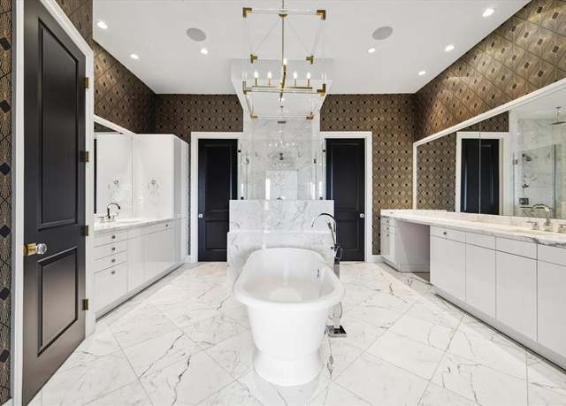 Property at 2221 Welch St #601, Houston, TX 77019, 3 beds, 3.5 baths