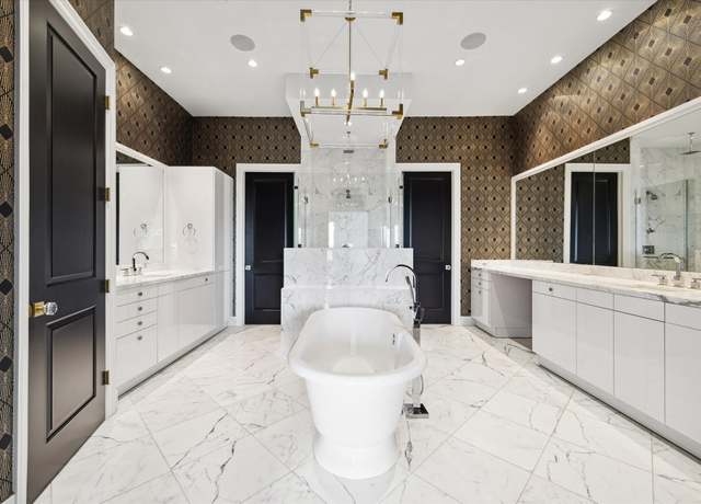 Property at 2221 Welch St #601, Houston, TX 77019, 3 beds, 3.5 baths