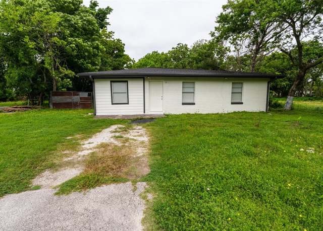 Property at 6620 Washington St, Hitchcock, TX 77563, 3 beds, 1 bath