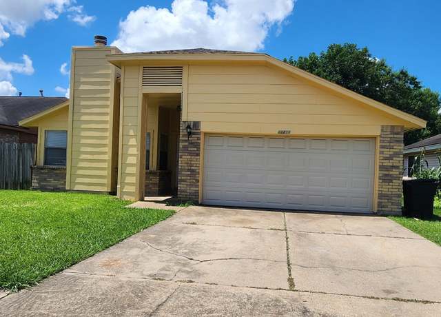 Property at 11211 Windmark Pl, Houston, TX 77099, 3 beds, 2 baths