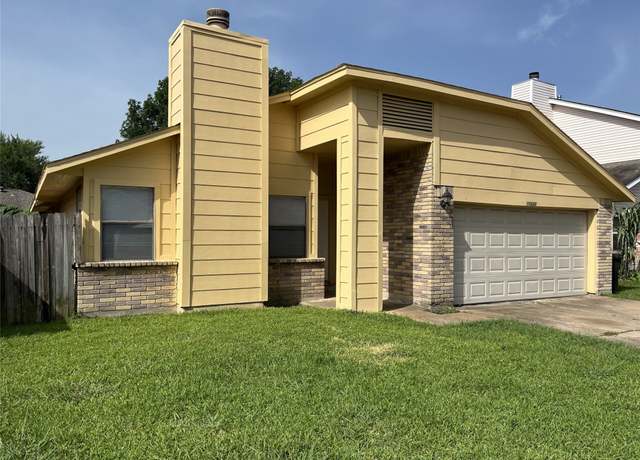 Property at 11211 Windmark Pl, Houston, TX 77099, 3 beds, 2 baths