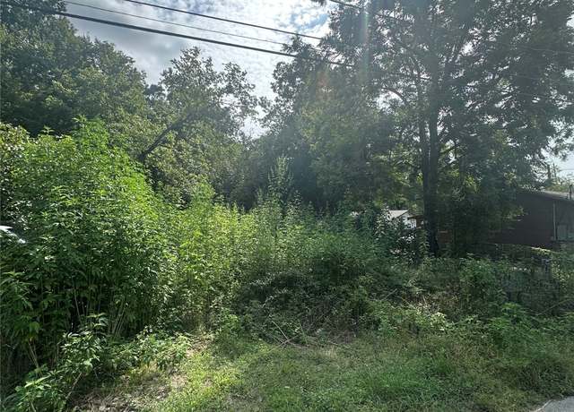 Property at 400 S 13th St, Conroe, TX 77301
