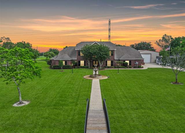Property at 5227 Jeffrey St, Dickinson, TX 77539, 5 beds, 3.5 baths