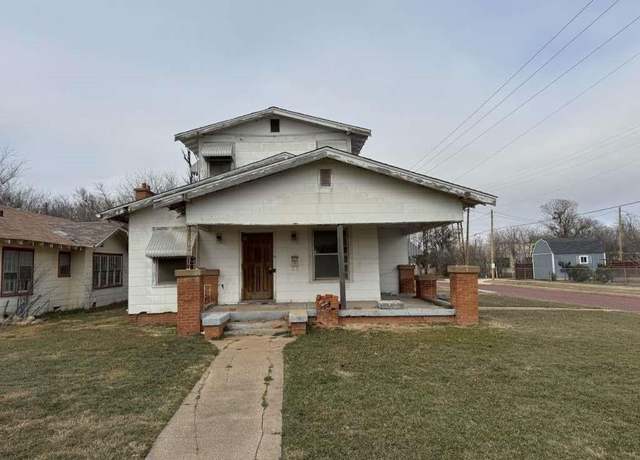 Property at 801 S Main St, Electra, TX 76360, 3 beds, 1 bath