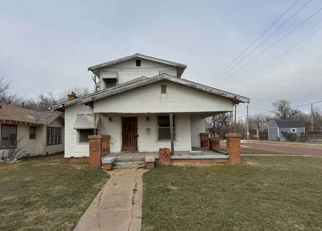 Property at 801 S Main St, Electra, TX 76360, 3 beds, 1 bath