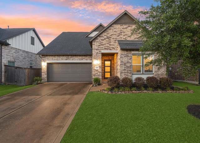 Property at 13223 Peony Meadow Trl, Houston, TX 77059, 3 beds, 2 baths