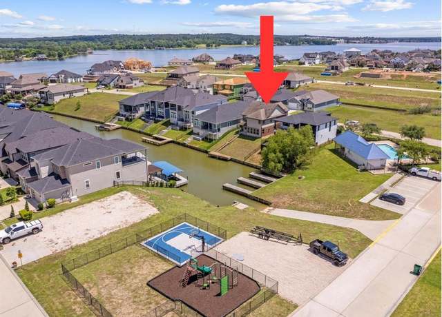 Property at 10744 S Lake Mist Ln, Willis, TX 77318, 4 beds, 2.5 baths