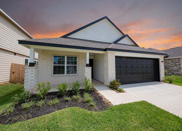 Property at 16912 Hazelnut Dr, Conroe, TX 77302, 4 beds, 3 baths