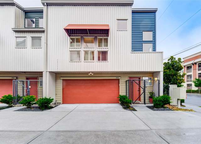 Property at 2902 Commerce St, Houston, TX 77003, 3 beds, 2 baths