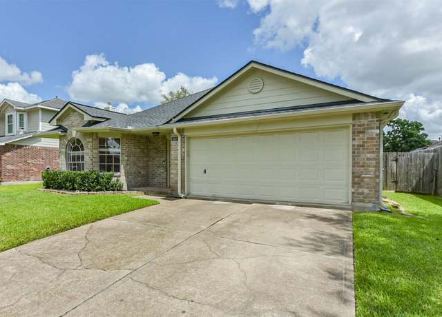 Property at 4511 Teal Glen St, Pearland, TX 77584, 3 beds, 2 baths