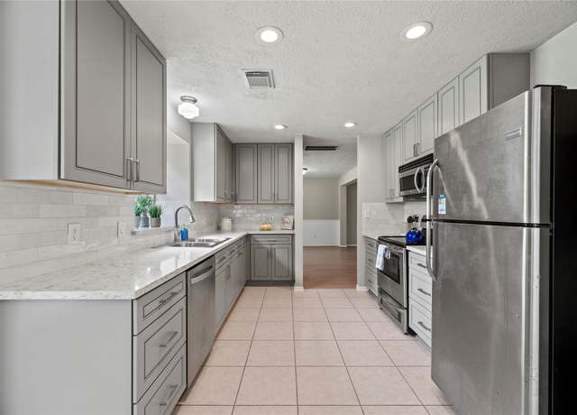 Property at 4131 N New Meadows Dr, Sugar Land, TX 77479, 3 beds, 2.5 baths