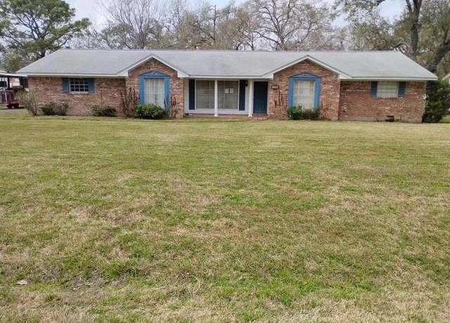 Property at 109 Sleepy Hollow Dr, Lake Jackson, TX 77566, 3 beds, 2 baths