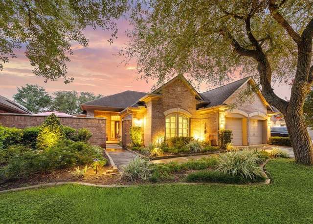 Property at 5434 Lake Place Dr, Houston, TX 77041, 3 beds, 2.5 baths