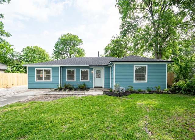 Property at 308 Greenbriar Dr, Baytown, TX 77520, 4 beds, 2 baths