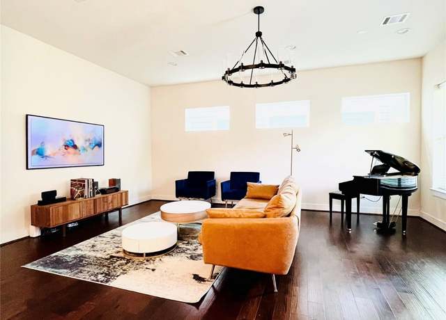 Property at 1840 Parana Dr, Houston, TX 77080, 3 beds, 3.5 baths
