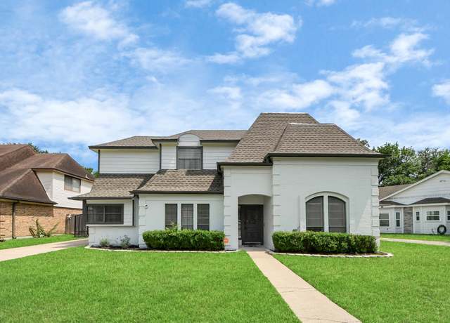 Property at 5310 Oak Cove Dr, Houston, TX 77091, 3 beds, 2.5 baths
