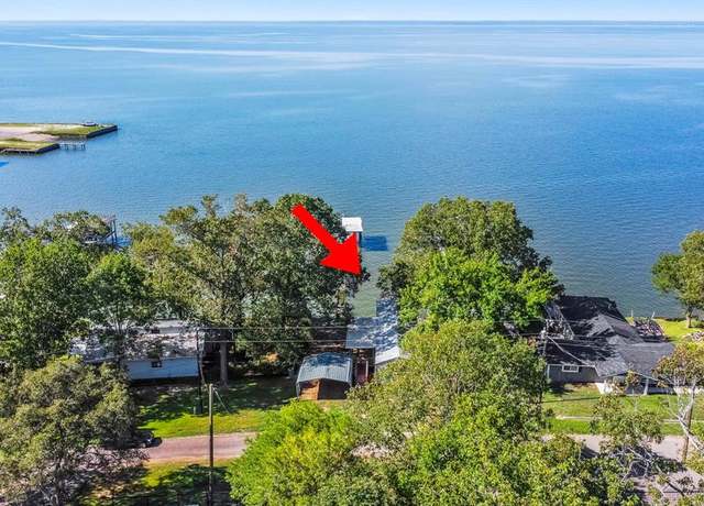 Property at 210 Rain Forest Rd, Onalaska, TX 77360, 2 beds, 2 baths
