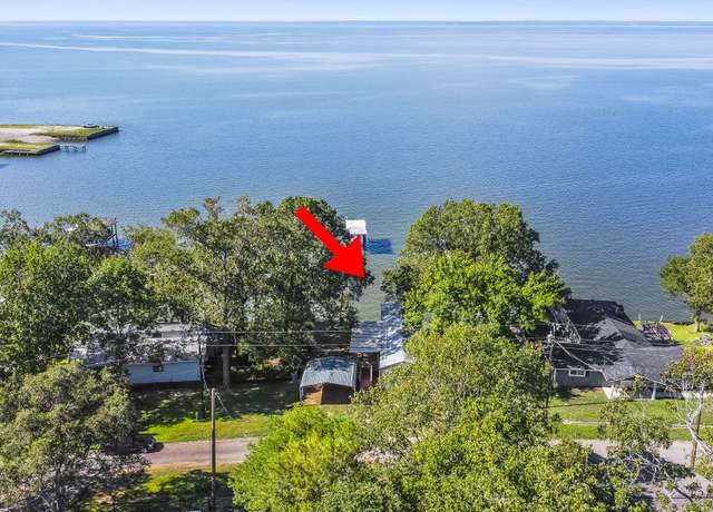 Property at 210 Rain Forest Rd, Onalaska, TX 77360, 2 beds, 2 baths