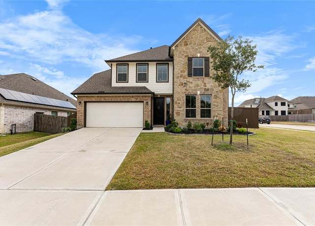 Property at 246 Little Dog Dr, Montgomery, TX 77356, 5 beds, 3.5 baths