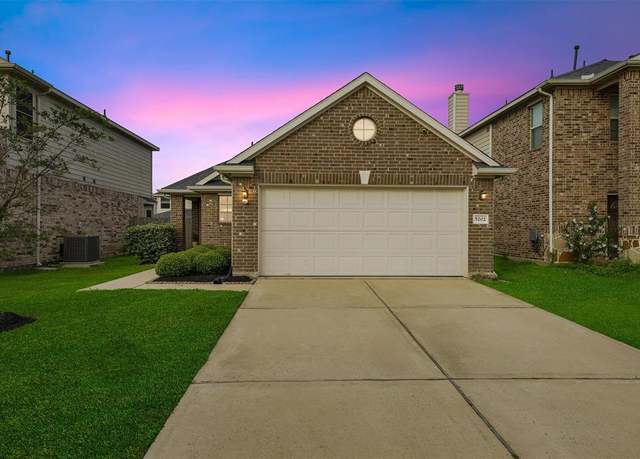 Property at 5202 Gulf Stream Ln, Bacliff, TX 77518, 4 beds, 2 baths