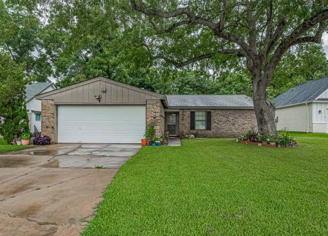 Property at 2017 Willow Bend Rd, Wharton, TX 77488, 3 beds, 2 baths